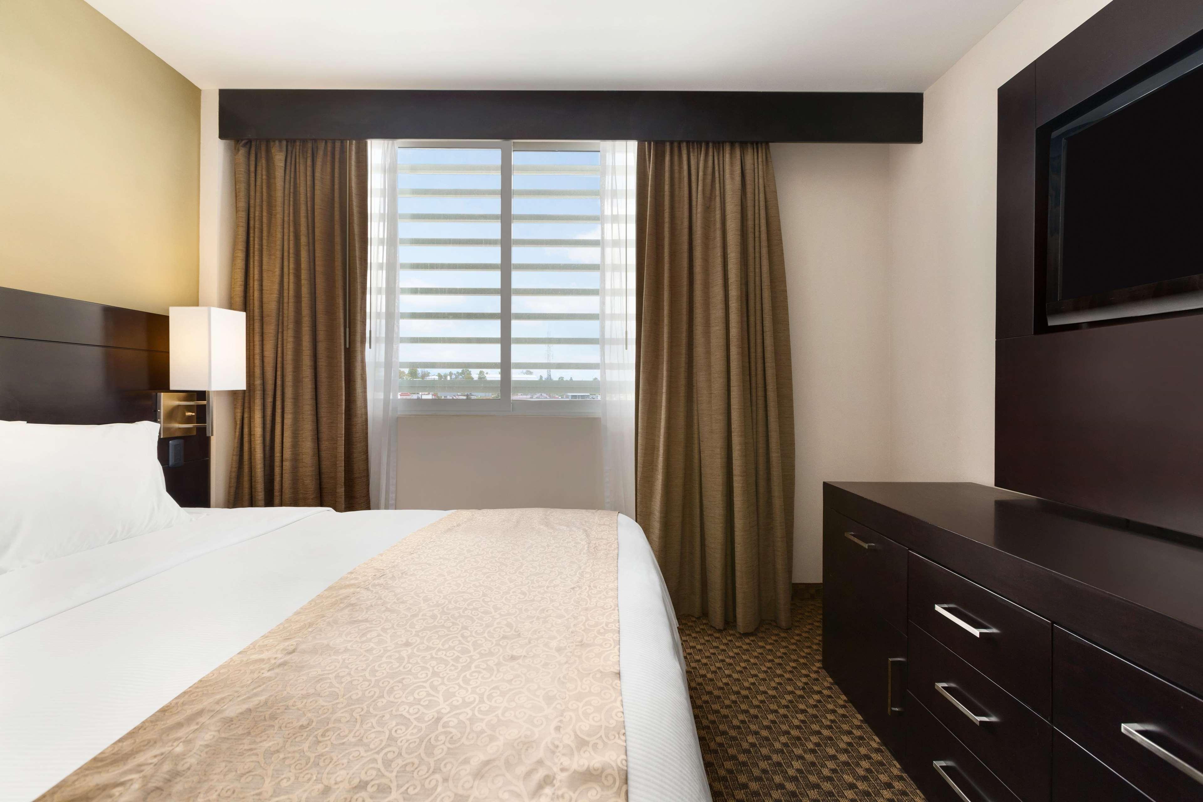 Doubletree By Hilton Queretaro Ξενοδοχείο Εξωτερικό φωτογραφία