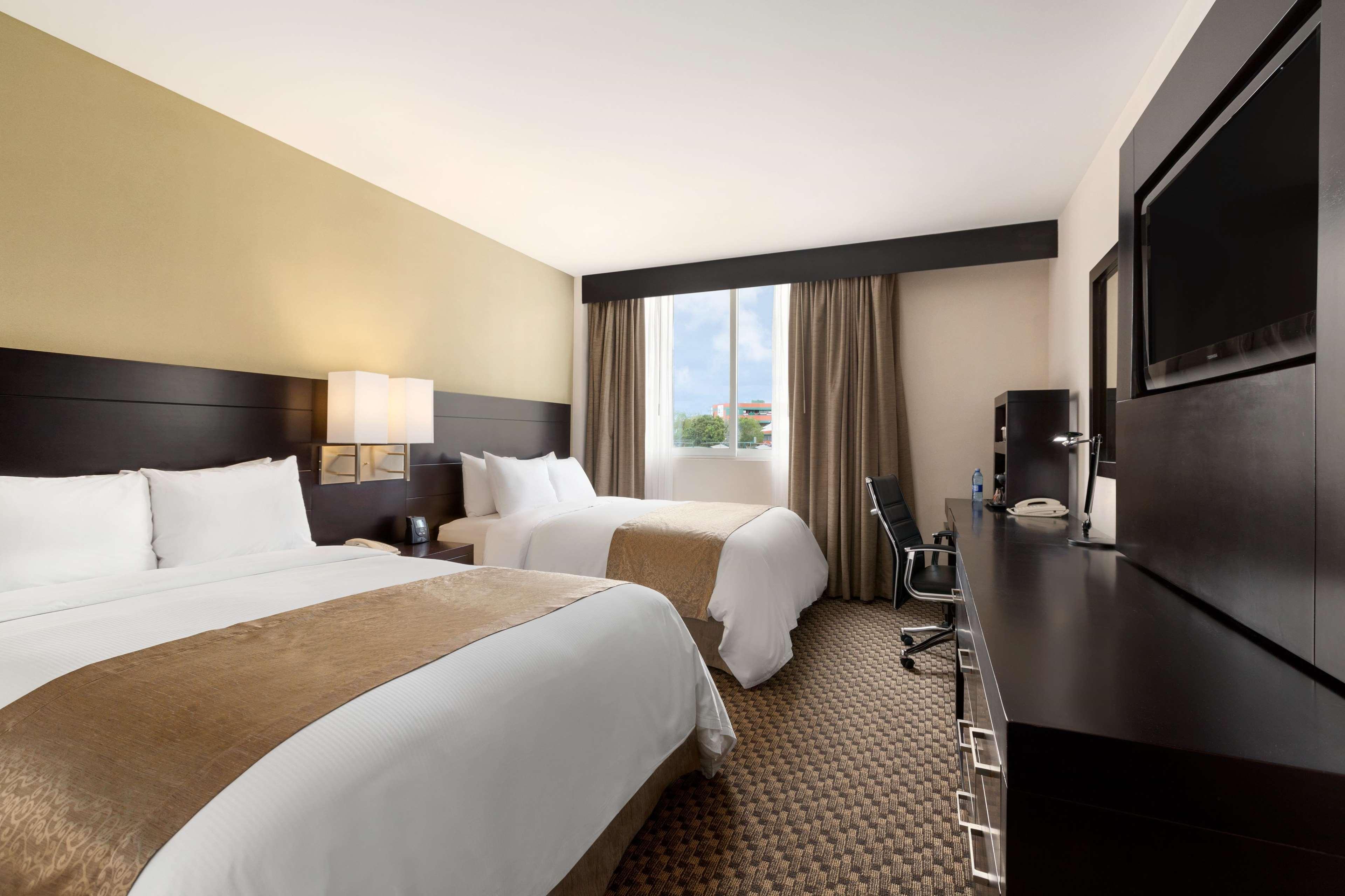 Doubletree By Hilton Queretaro Ξενοδοχείο Εξωτερικό φωτογραφία
