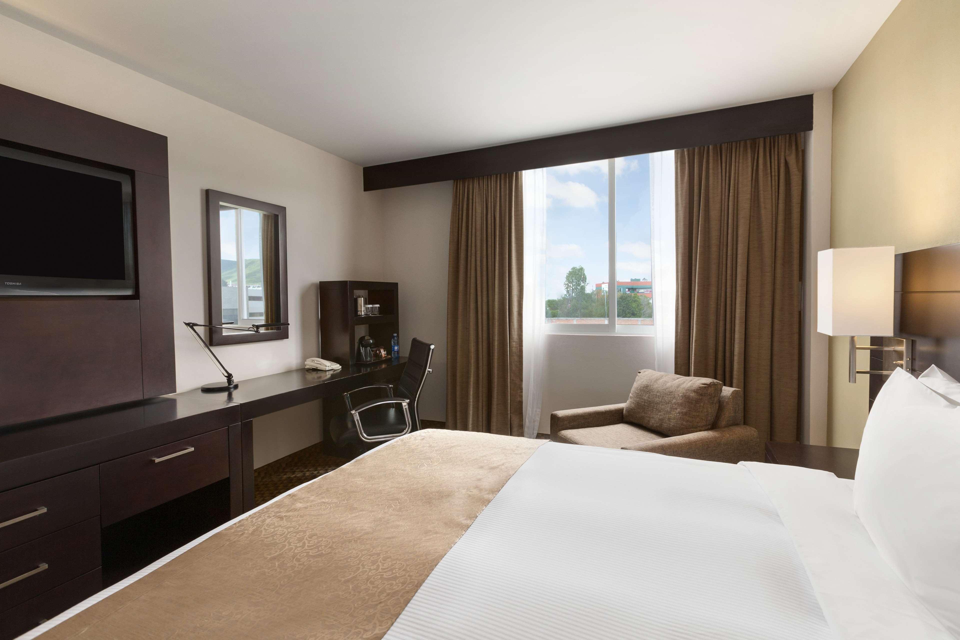 Doubletree By Hilton Queretaro Ξενοδοχείο Εξωτερικό φωτογραφία