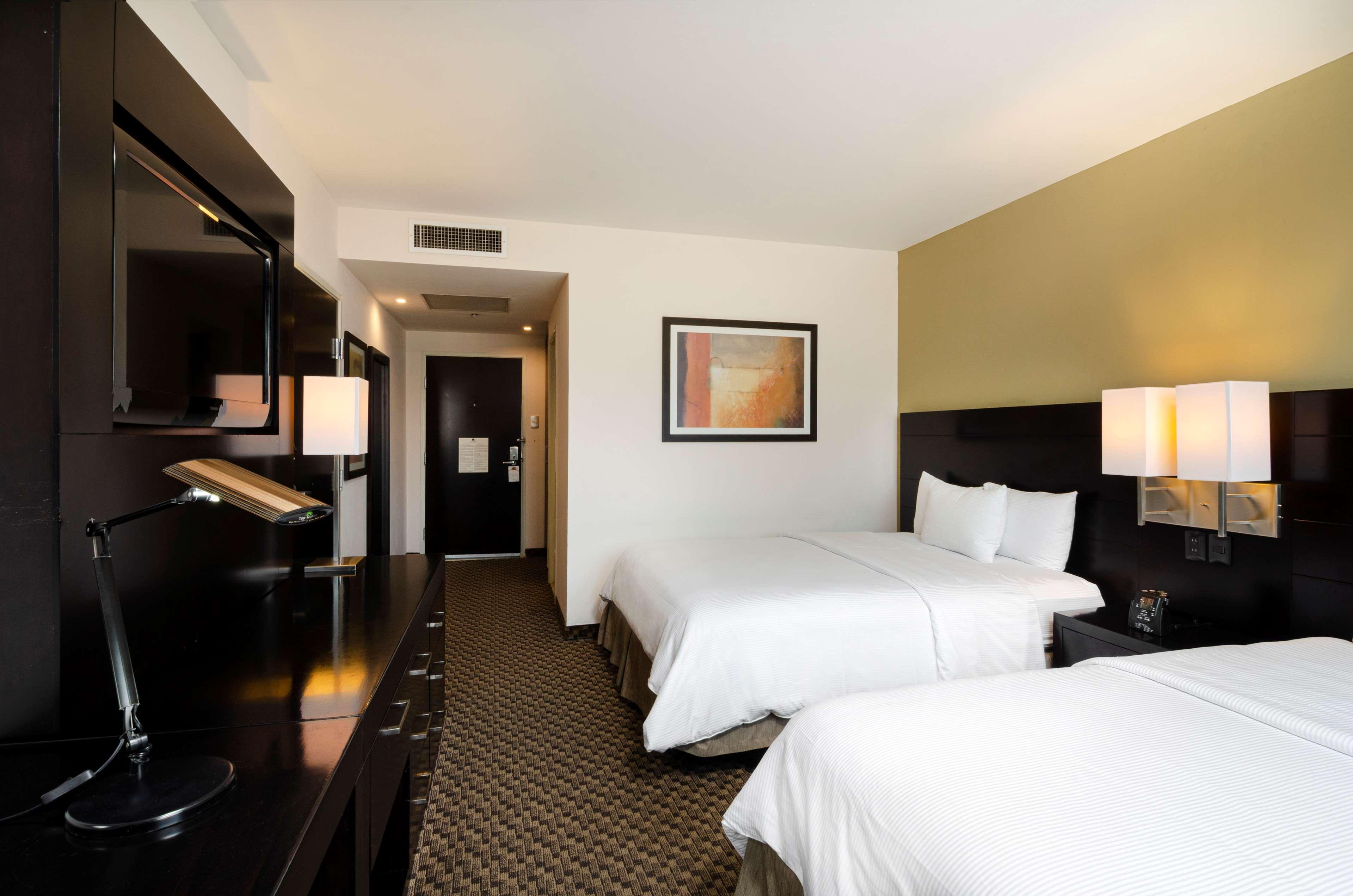 Doubletree By Hilton Queretaro Ξενοδοχείο Εξωτερικό φωτογραφία