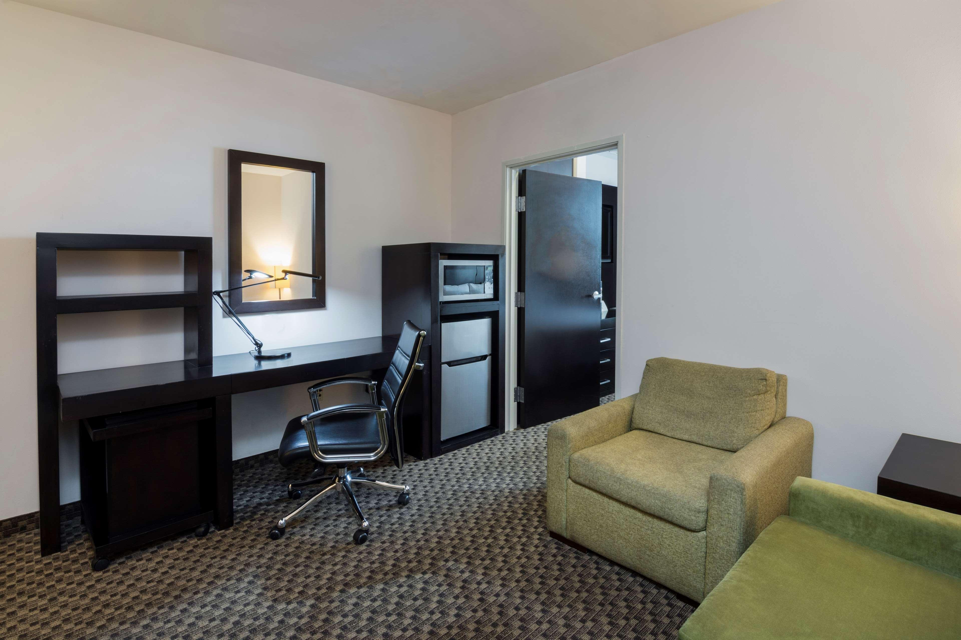 Doubletree By Hilton Queretaro Ξενοδοχείο Εξωτερικό φωτογραφία