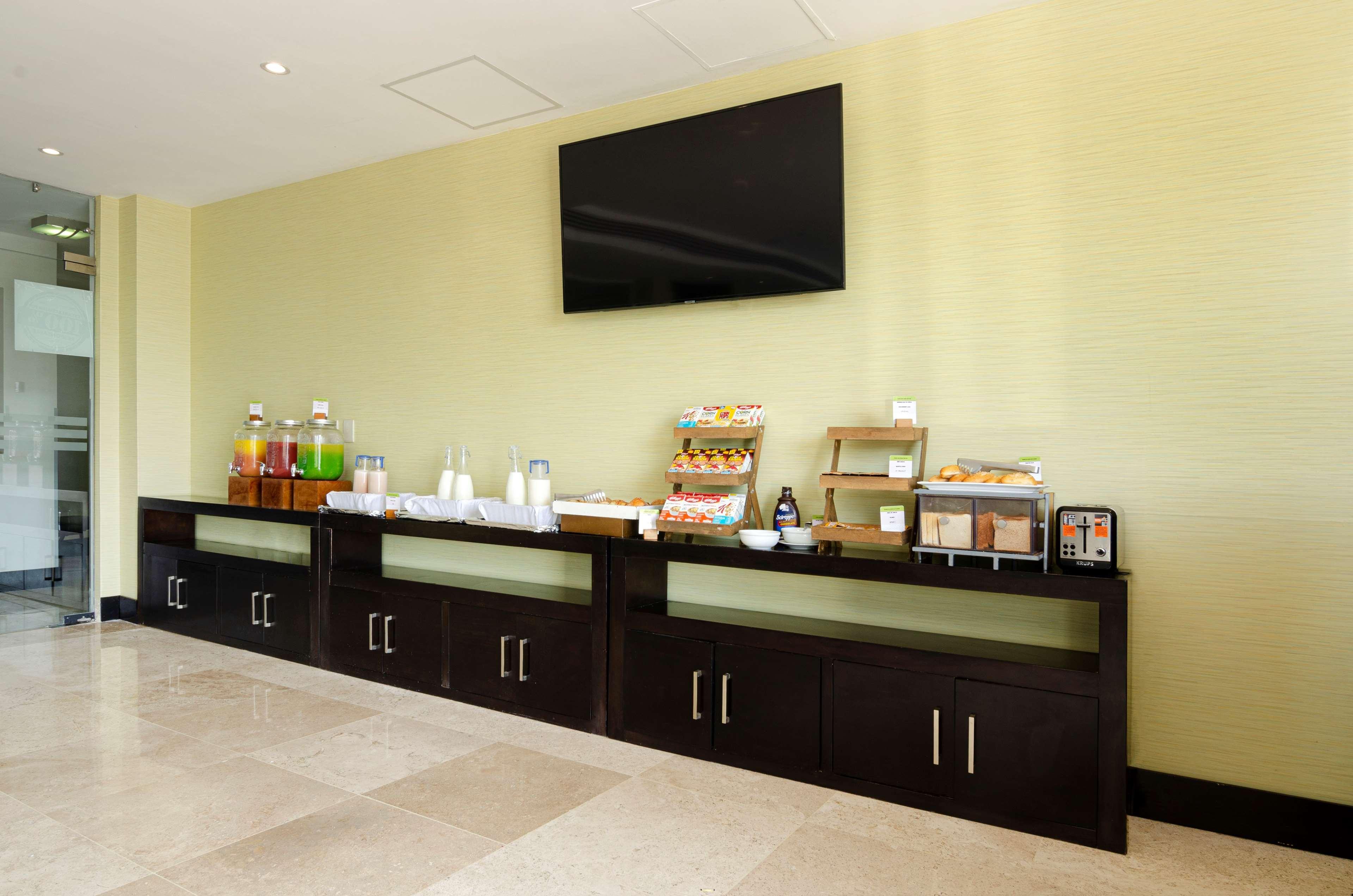 Doubletree By Hilton Queretaro Ξενοδοχείο Εξωτερικό φωτογραφία