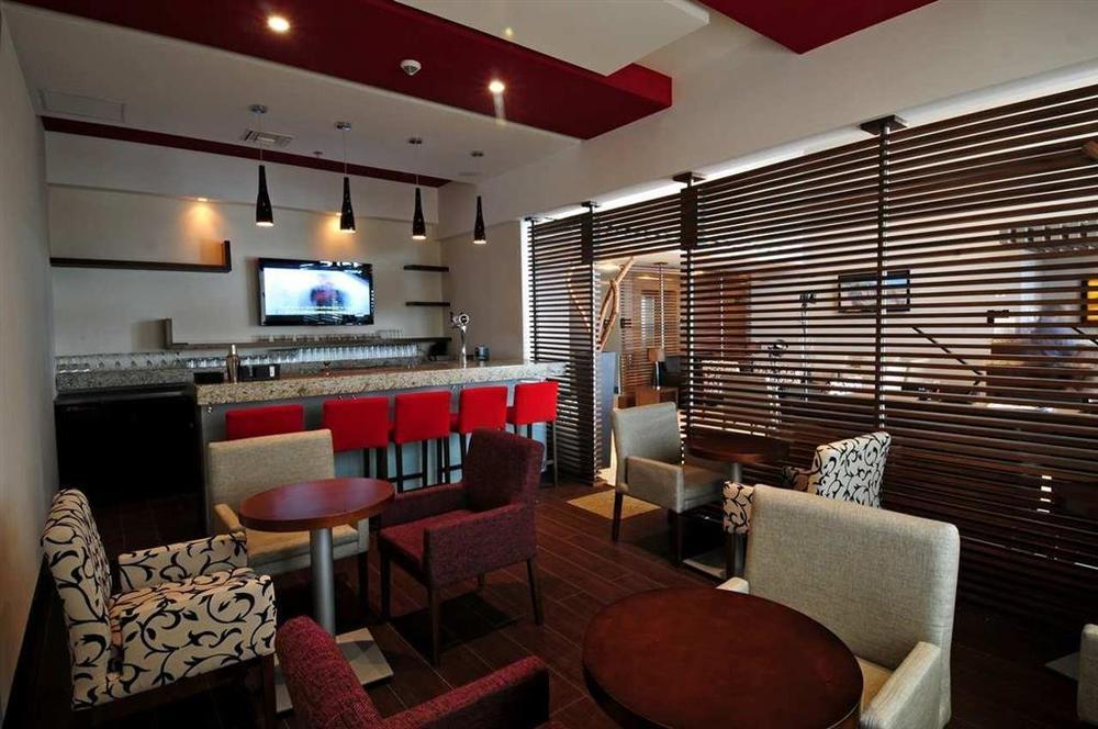 Doubletree By Hilton Queretaro Ξενοδοχείο Εστιατόριο φωτογραφία