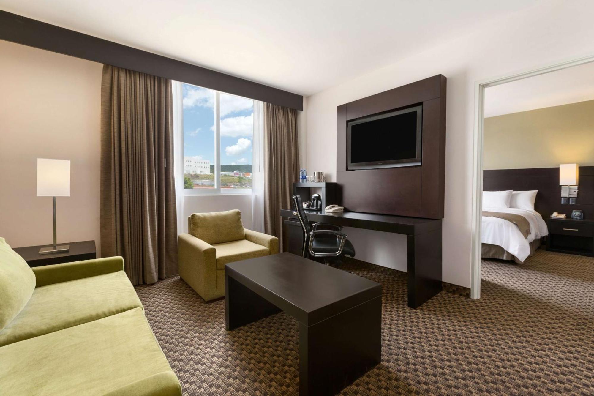 Doubletree By Hilton Queretaro Ξενοδοχείο Εξωτερικό φωτογραφία