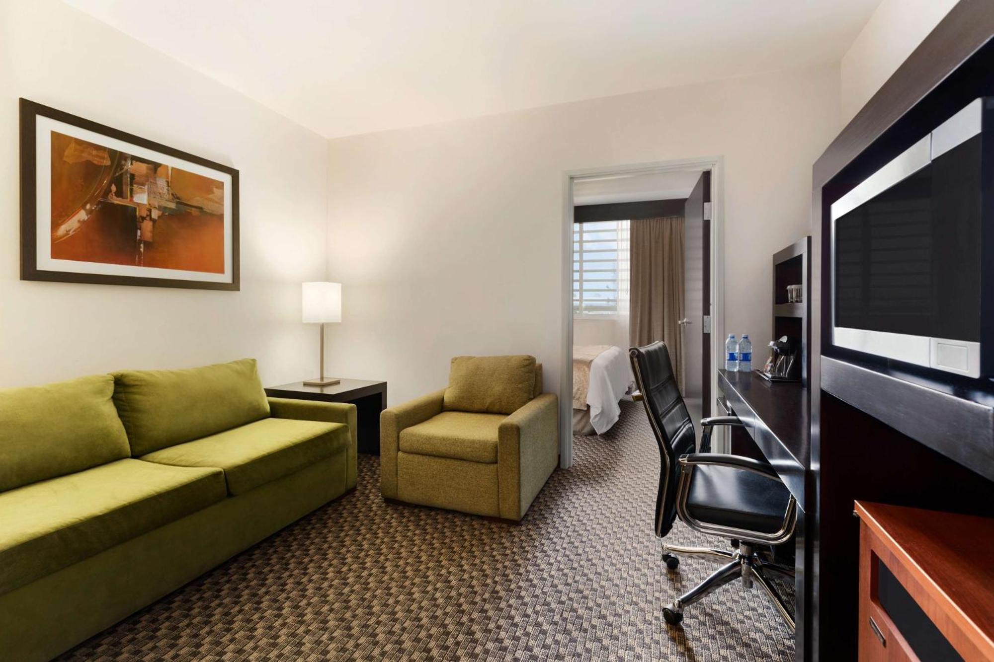 Doubletree By Hilton Queretaro Ξενοδοχείο Εξωτερικό φωτογραφία