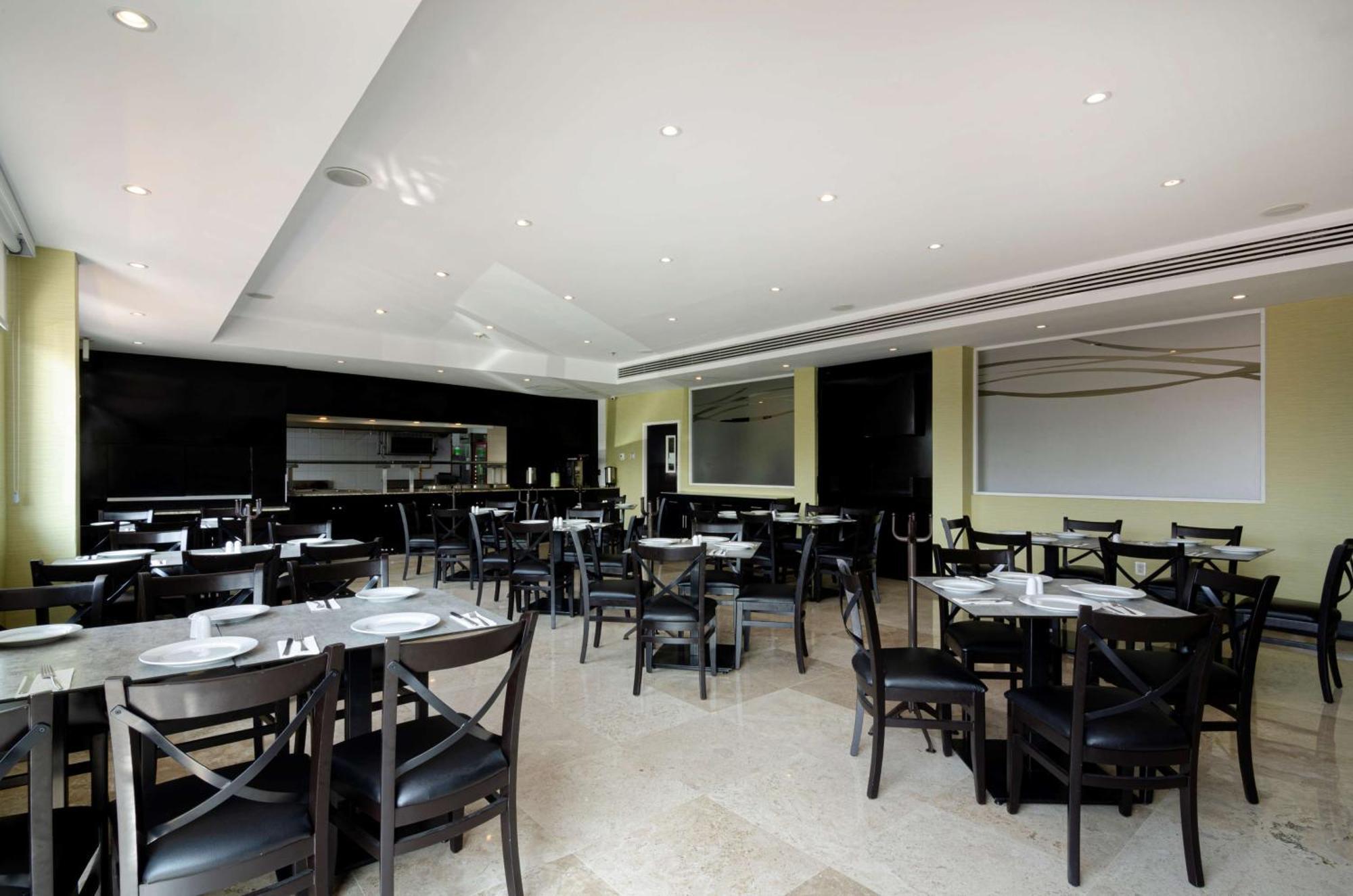 Doubletree By Hilton Queretaro Ξενοδοχείο Εξωτερικό φωτογραφία