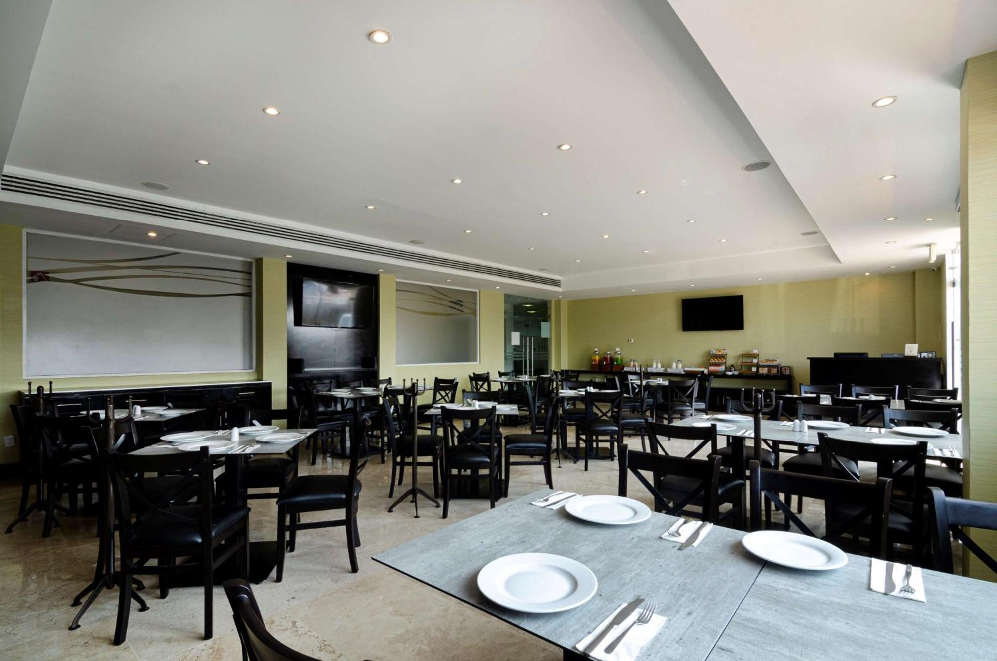 Doubletree By Hilton Queretaro Ξενοδοχείο Εξωτερικό φωτογραφία
