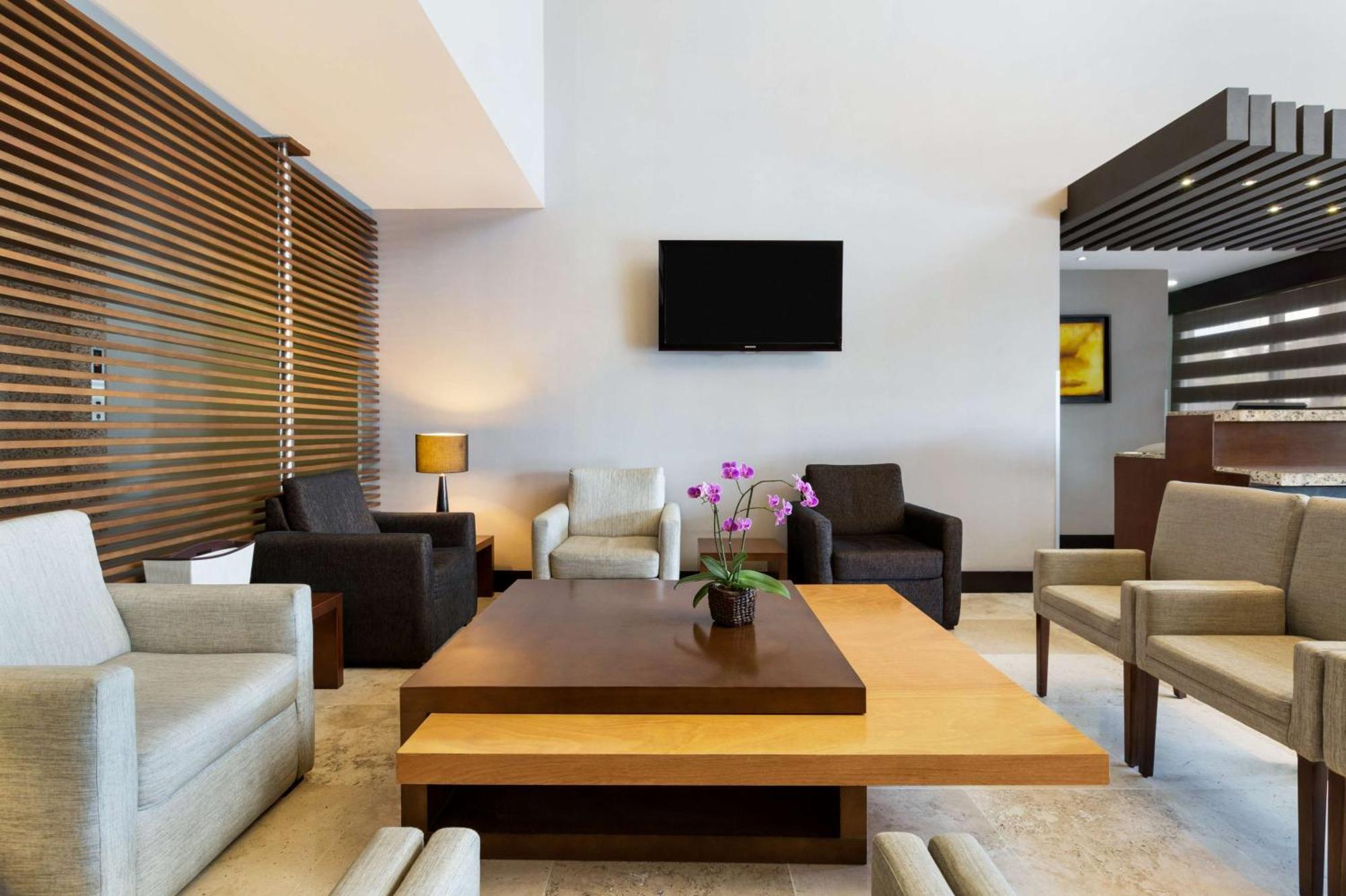 Doubletree By Hilton Queretaro Ξενοδοχείο Εξωτερικό φωτογραφία