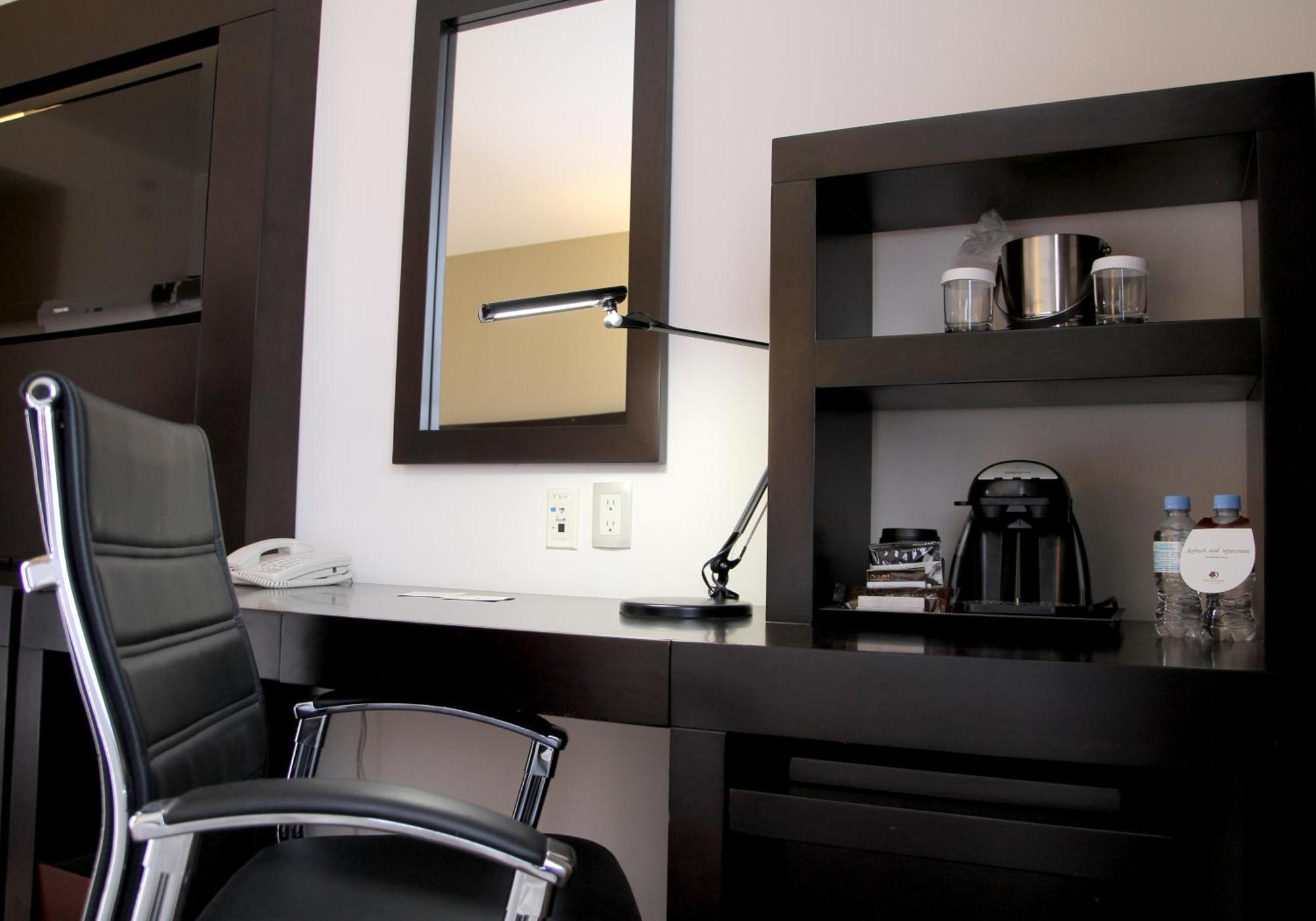 Doubletree By Hilton Queretaro Ξενοδοχείο Εξωτερικό φωτογραφία