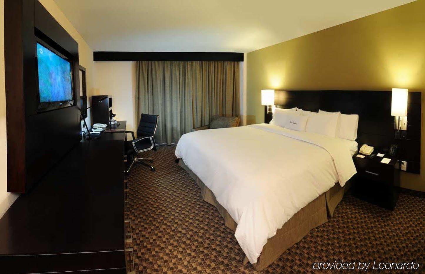 Doubletree By Hilton Queretaro Ξενοδοχείο Δωμάτιο φωτογραφία